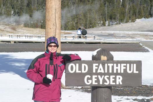 USA WY YellowstoneNP 2004NOV01 OldFaithful 009